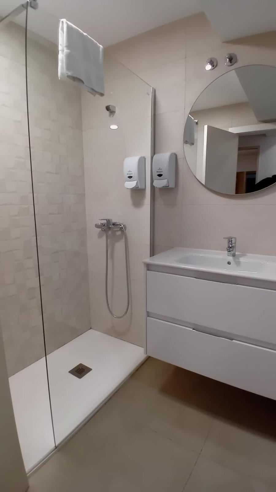 Amplio Piso Proximo A La Catedral Y El Camino. C2 Apartment ซานติอาโก เด กอมโปสเตลา ภายนอก รูปภาพ